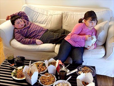 Nhấn vào ảnh để phóng to Nguyên nhân gây thừa cân béo phì ở trẻ